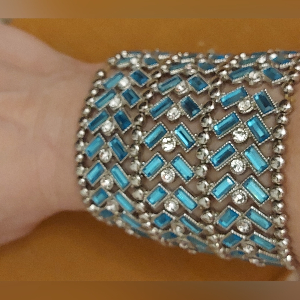 VTG Blue Rhinestone Stretch Cuff Bracelet, Wide Multi Row Crystal